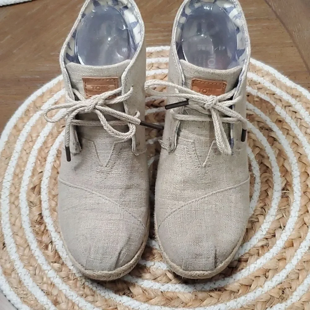 TOMS Tan Canvas Espadrille Wedges, Size 8.5